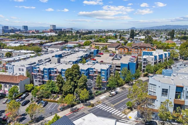 1121 40th Street 1301, Emeryville, CA 94608