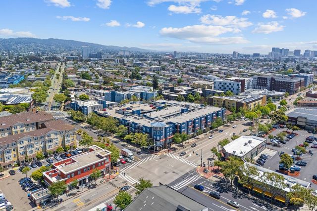1121 40th Street 1301, Emeryville, CA 94608