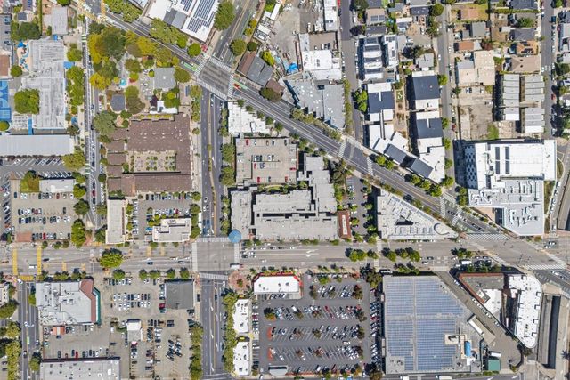 1121 40th Street 1301, Emeryville, CA 94608
