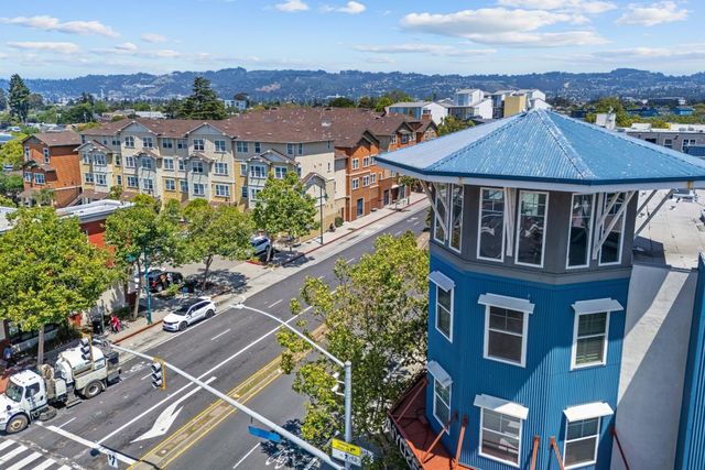 1121 40th Street 1301, Emeryville, CA 94608