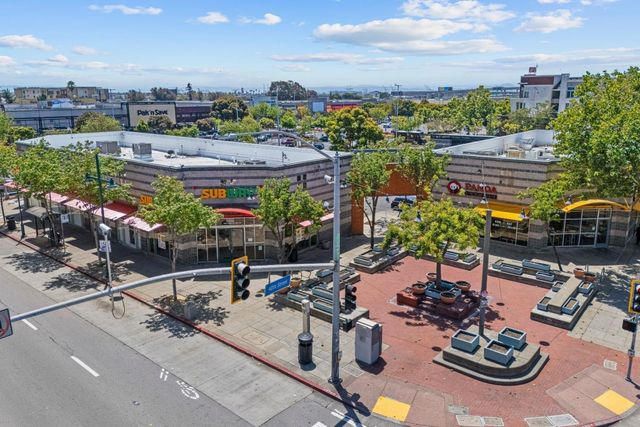 1121 40th Street 1301, Emeryville, CA 94608