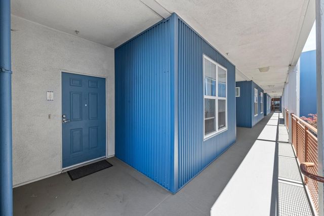 1121 40th Street 1301, Emeryville, CA 94608