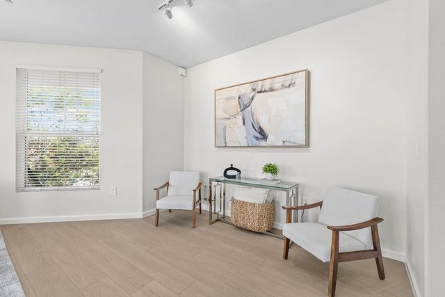 1121 40th Street 1301, Emeryville, CA 94608