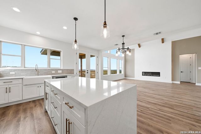 811 LEXINGTON PASS, Canyon Lake, TX 78133