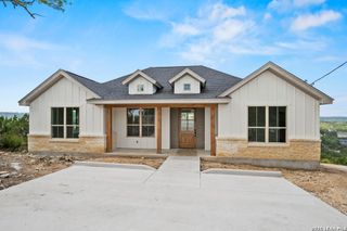 811 LEXINGTON PASS, Canyon Lake, TX 78133