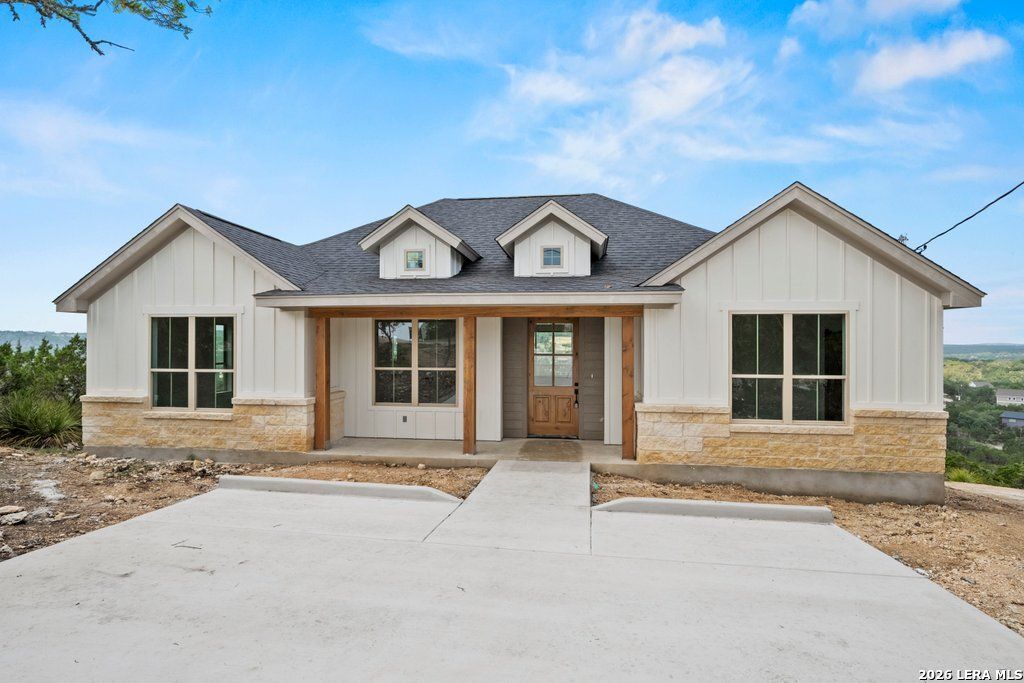 811 LEXINGTON PASS, Canyon Lake, TX 78133