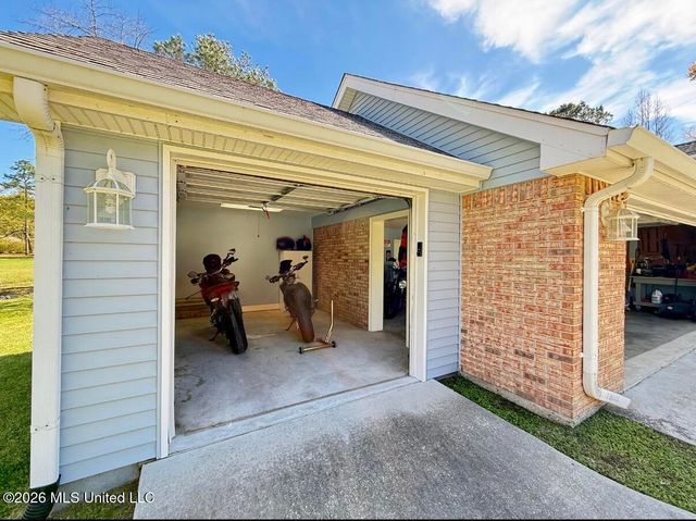 7740 Moanalua Way, Diamondhead, MS 39525