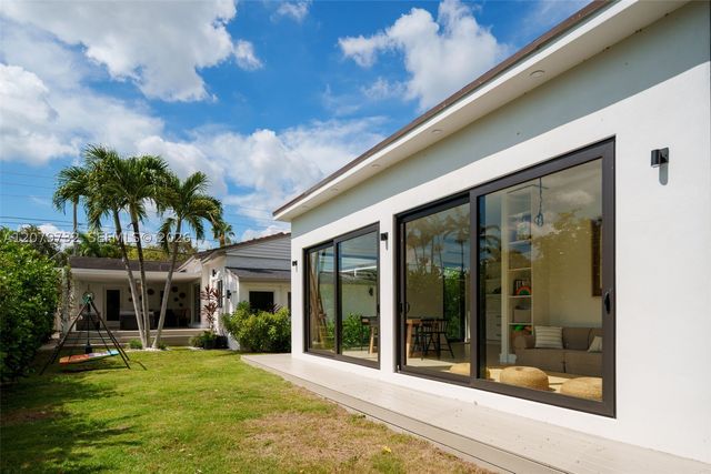 2521 SW 25th Ter, Miami, FL 33133