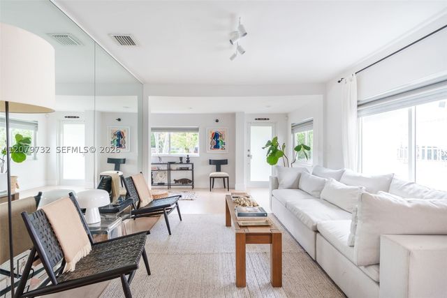 2521 SW 25th Ter, Miami, FL 33133