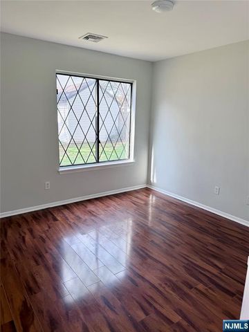 192 Burnett Avenue, Maplewood, NJ 07040