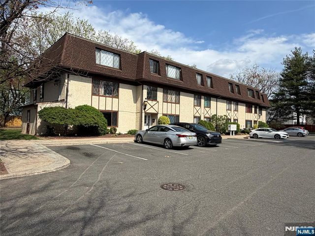 192 Burnett Avenue, Maplewood, NJ 07040