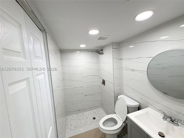 720 NW 132nd Ter, Plantation, FL 33325