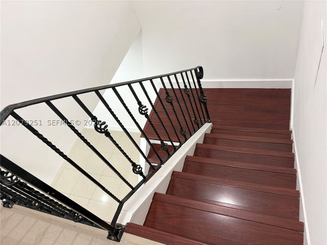 720 NW 132nd Ter, Plantation, FL 33325