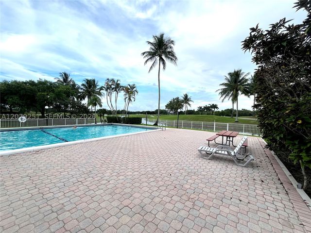 720 NW 132nd Ter, Plantation, FL 33325