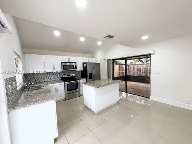 720 NW 132nd Ter, Plantation, FL 33325