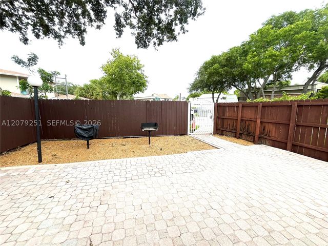 720 NW 132nd Ter, Plantation, FL 33325