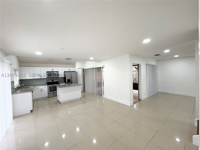 720 NW 132nd Ter, Plantation, FL 33325