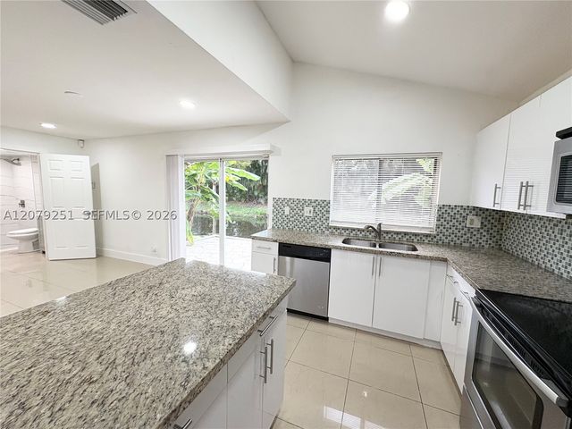 720 NW 132nd Ter, Plantation, FL 33325