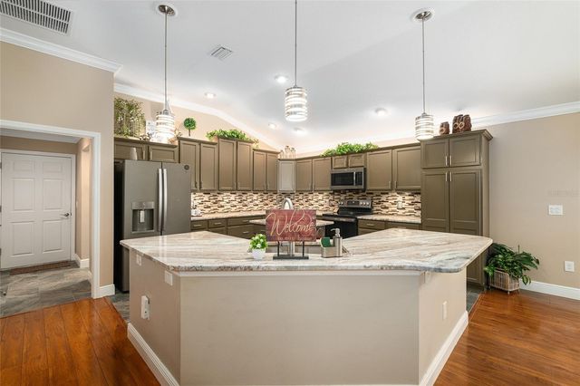 387 HARLOW LANE, The Villages, FL 32163