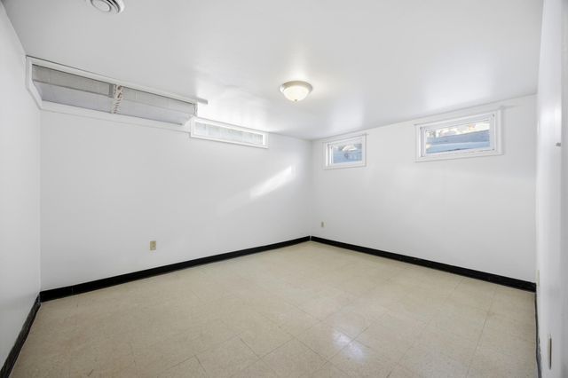 1802 10th Avenue N, Moorhead, MN 56560