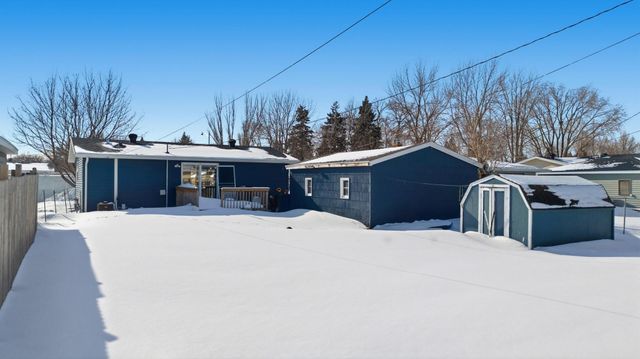1802 10th Avenue N, Moorhead, MN 56560