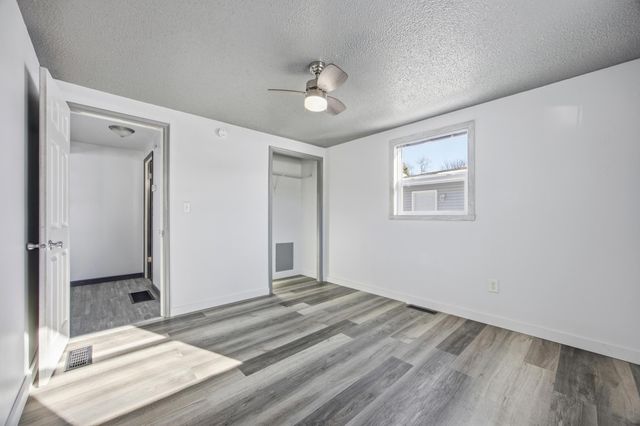 1802 10th Avenue N, Moorhead, MN 56560