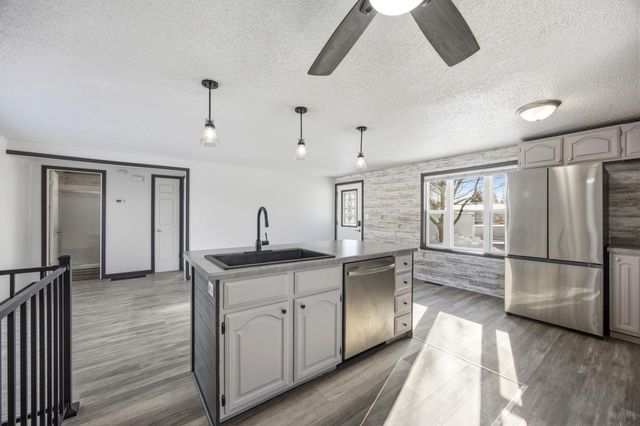 1802 10th Avenue N, Moorhead, MN 56560