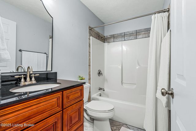 1001 Thorn Bush Rd, La Grange, KY 40031