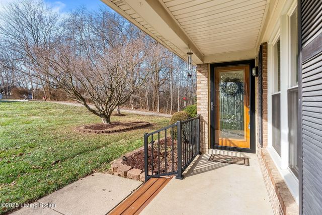 1001 Thorn Bush Rd, La Grange, KY 40031