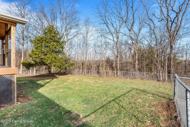 1001 Thorn Bush Rd, La Grange, KY 40031