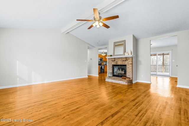 1001 Thorn Bush Rd, La Grange, KY 40031