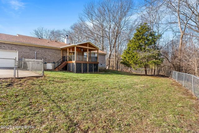 1001 Thorn Bush Rd, La Grange, KY 40031