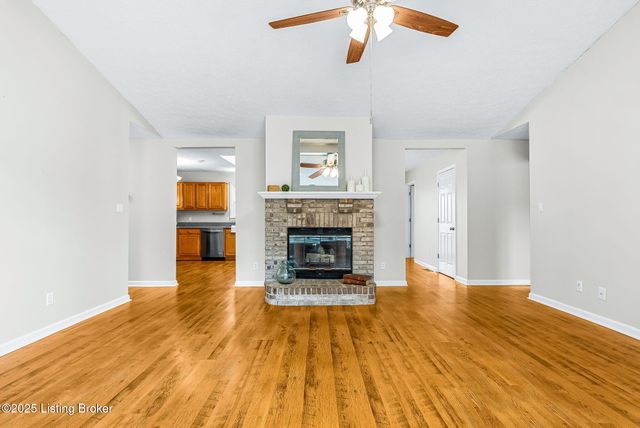 1001 Thorn Bush Rd, La Grange, KY 40031