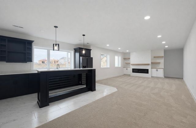 17323 Brookview Drive, Urbandale, IA 50322