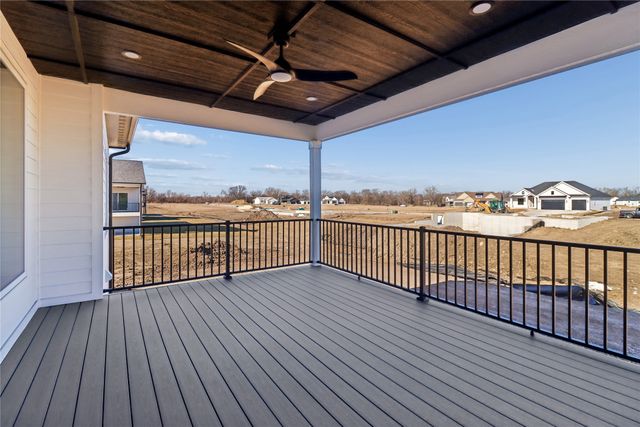 17323 Brookview Drive, Urbandale, IA 50322