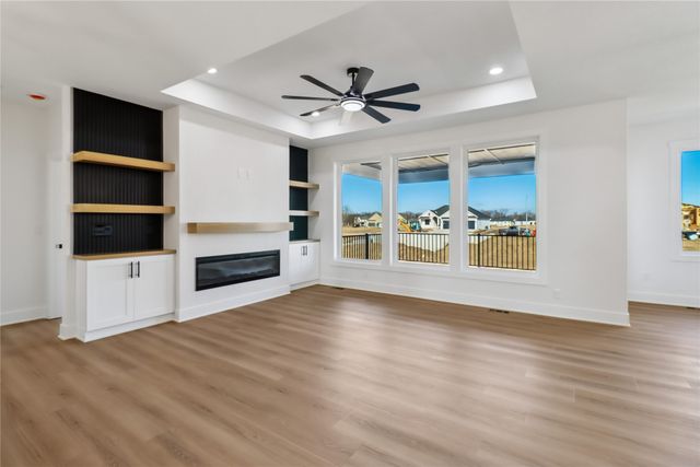 17323 Brookview Drive, Urbandale, IA 50322