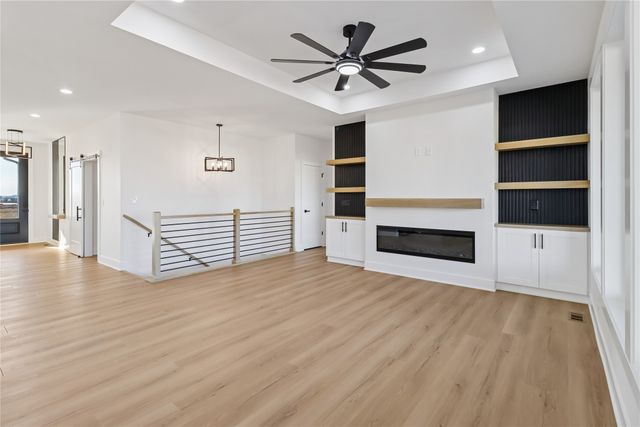 17323 Brookview Drive, Urbandale, IA 50322