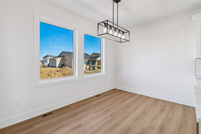 17323 Brookview Drive, Urbandale, IA 50322