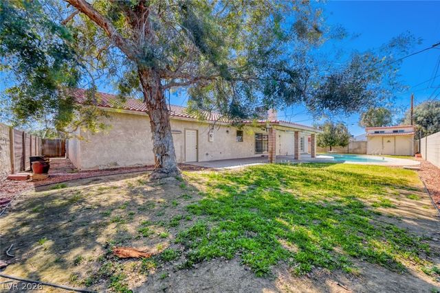 4324 East Saint Louis Avenue, Las Vegas, NV 89104