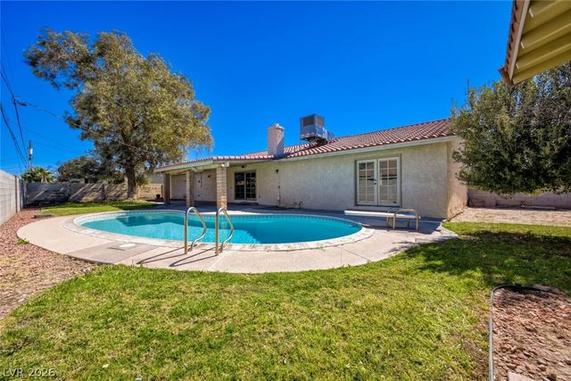 4324 East Saint Louis Avenue, Las Vegas, NV 89104