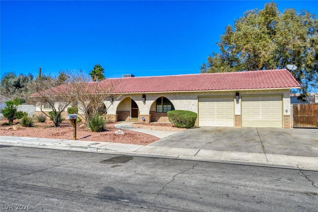 4324 East Saint Louis Avenue, Las Vegas, NV 89104