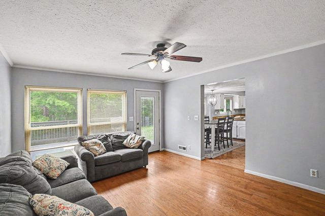 1810 Promontory Drive, Florence, KY 41042