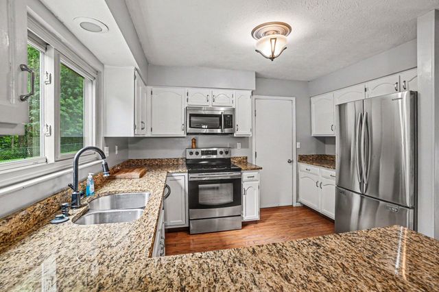 1810 Promontory Drive, Florence, KY 41042