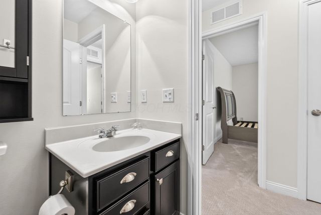 8645 Conestoga Valley Drive, Blacklick, OH 43004