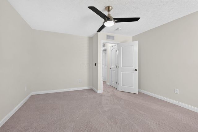 8645 Conestoga Valley Drive, Blacklick, OH 43004