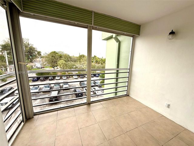 2771 Taft Street 411, Hollywood, FL 33020