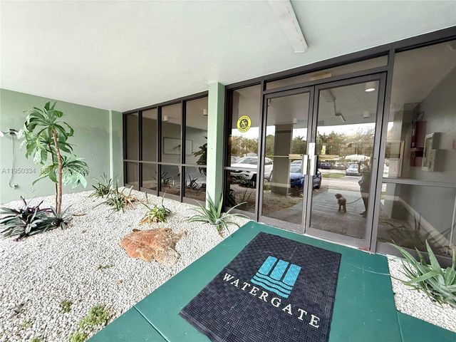 2771 Taft Street 411, Hollywood, FL 33020