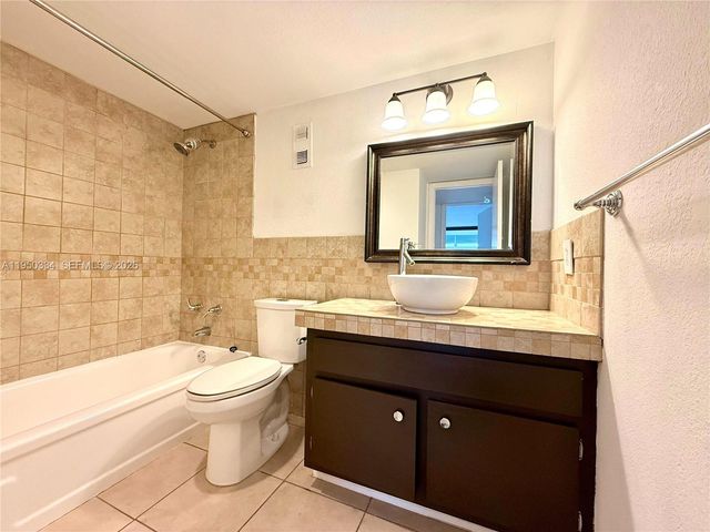 2771 Taft Street 411, Hollywood, FL 33020