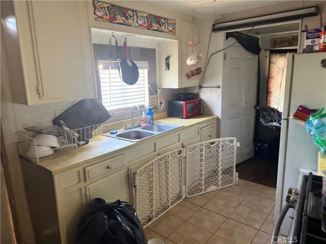 548 Bond, Perris, CA 92570