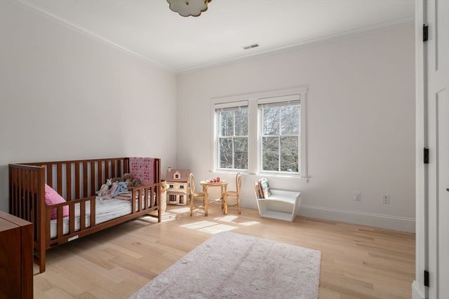 11 Fisher Ave, Wellesley, MA 02482